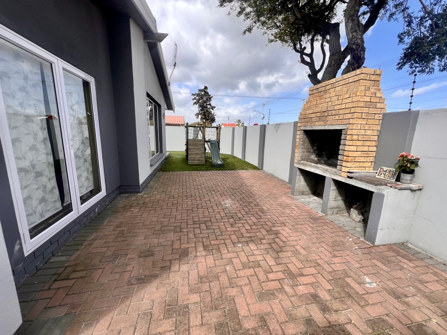 3 Bedroom Property for Sale in Vasco Estate Western Cape